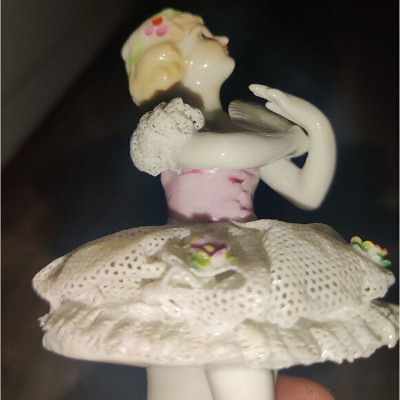 Porcelain Figurine Of Girl Wearing Dress With Hand - Picture 4 of 11